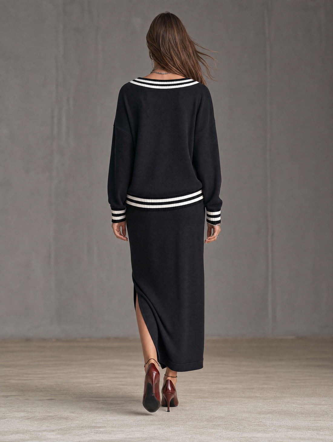 Women's Casual Dark Grey V-Neck Long-Sleeve Sweatshirt Fabric Top And Skirt Two-Piece Set MDZ2889H5LXY